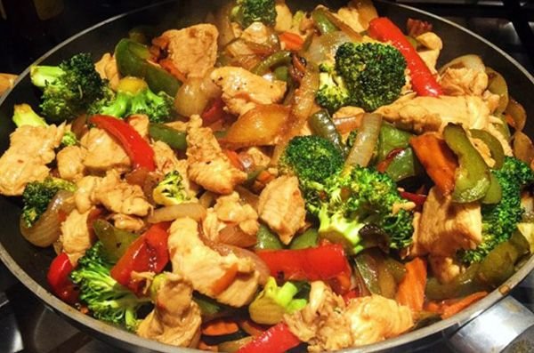 Frango com Legumes Fit: Receita Saudável, Simples, Barata e Perfeita para o Dia a Dia