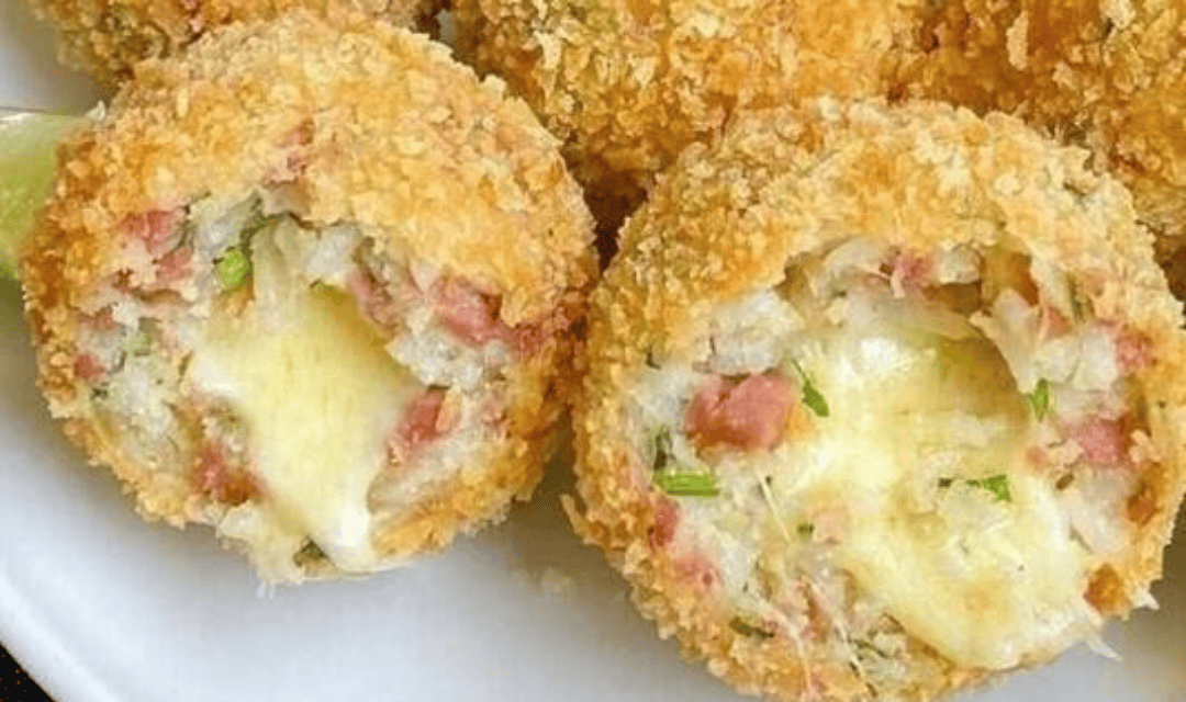 Bolinho de Arroz com Calabresa e Queijo: Tão gostoso que some da mesa em minutos
