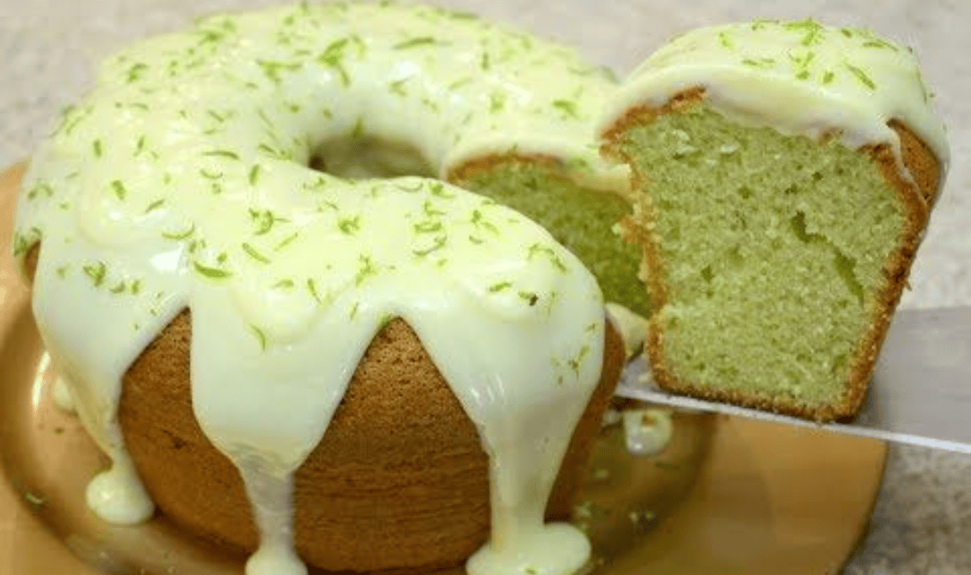 Bolo de Limão com Cobertura de Leite Condensado