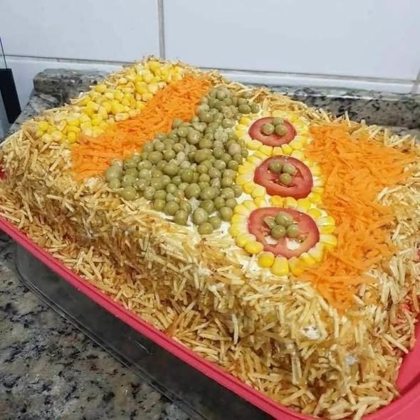 Fiz esse bolo salgado para o lanche e todo mundo pediu a receita: fica lindo, cremoso e rende muito