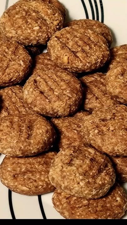 Fiz esses biscoitinhos de banana com pasta de amendoim e aveia e agora ninguém quer mais saber de biscoito de mercado