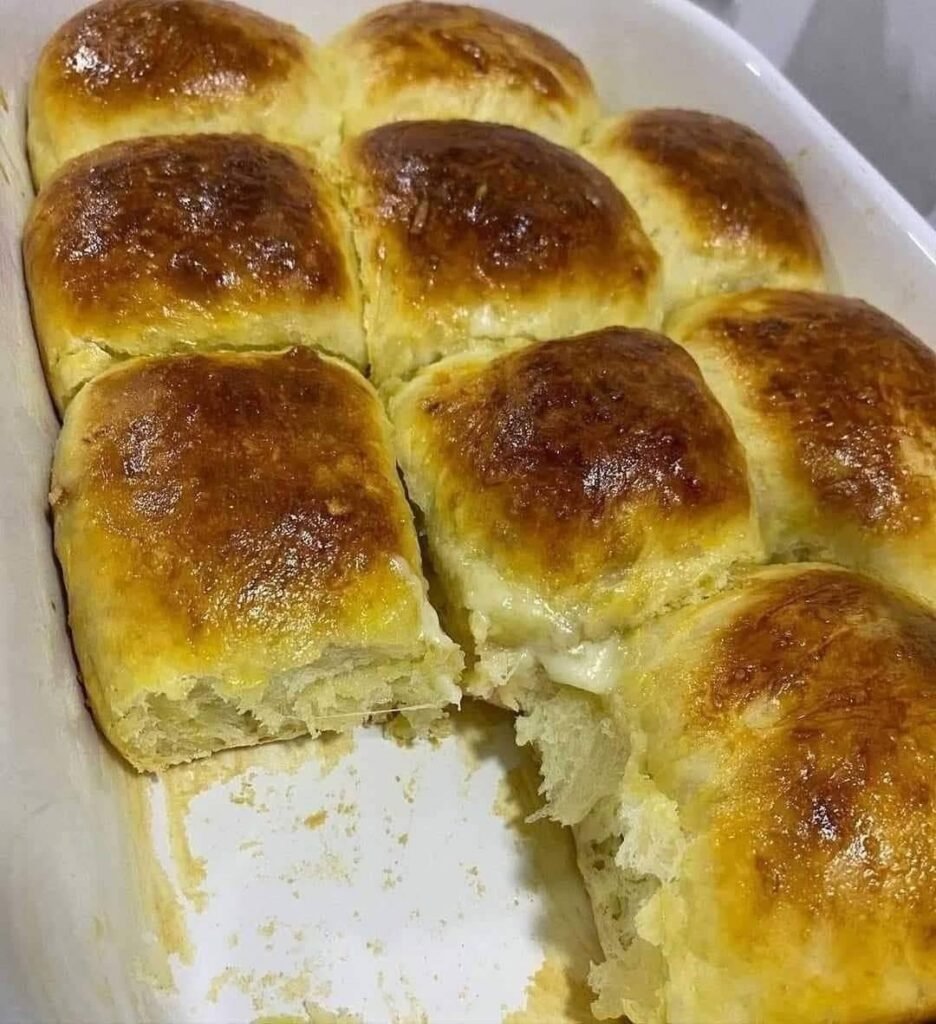 Fiz esse Pão de Batata Recheado tão fofinho que o queijo derreteu e todo mundo pediu a receita